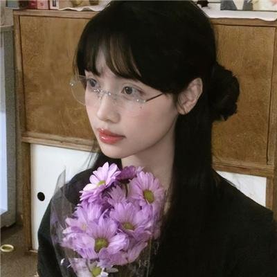 皮裘大衣女人